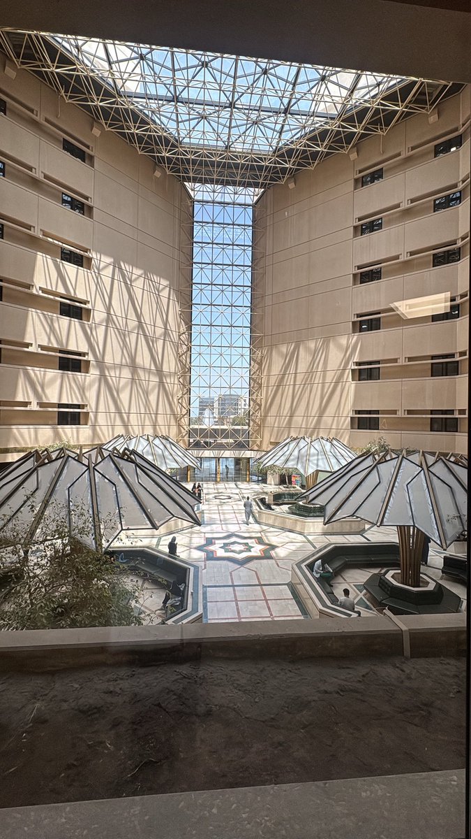 siilxs's tweet photo. مستشفى فوق التقييم صراحة جدا سعيدة اني اخذت الانتيرن فيها الله يسعد كل الستاف ما قصرو معانا علمونا و اعطونا الثقه و الدعم الي كنا نحتاجو عشان نوصل لهذي المرحلة اننا قادرين نشتغل بكل ثقه وحب 🤍🤍🥹 https://t.co/WjW4b26Dpp