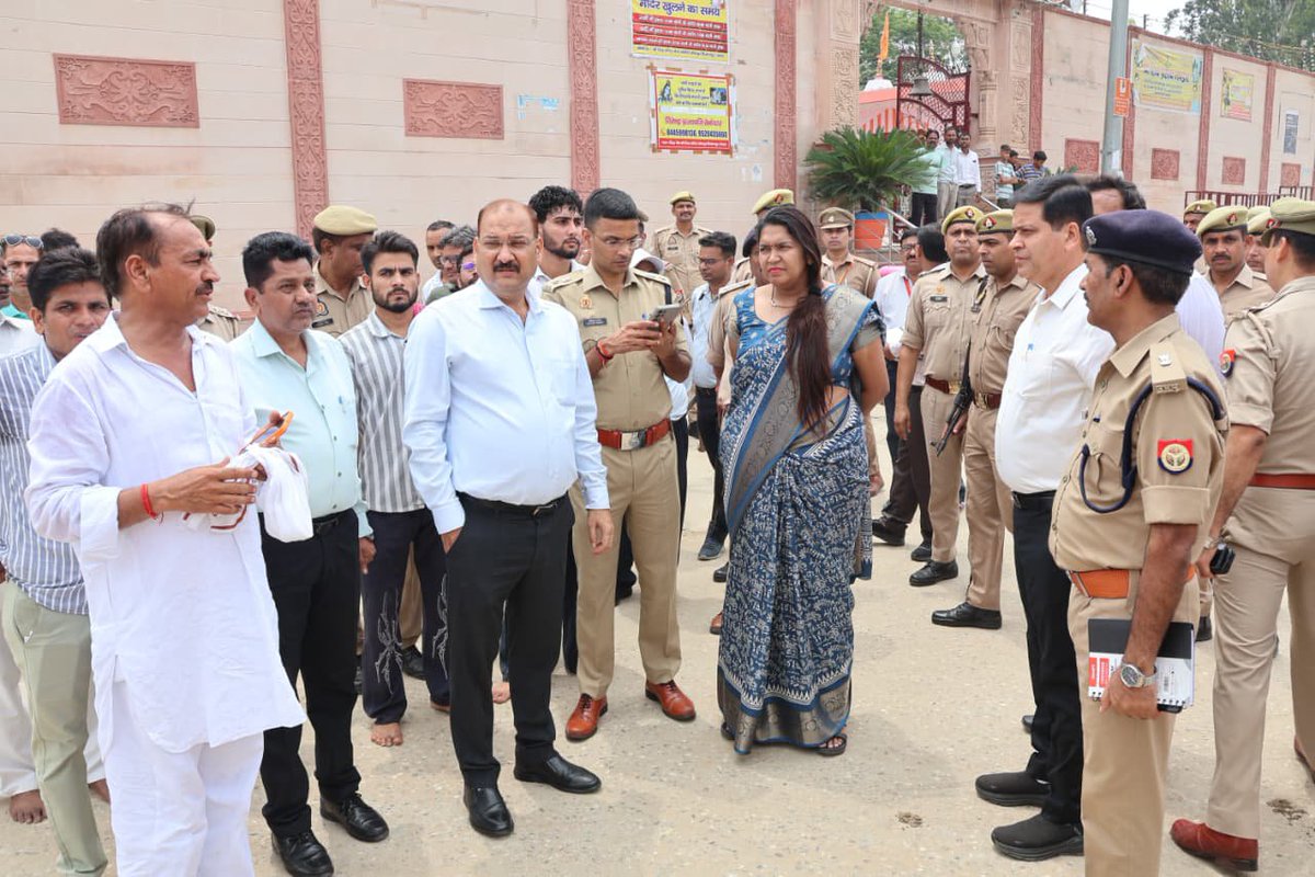 DmMeerut's tweet photo. मवाना गंग नहर पटरी कांवड मार्ग का स्थलीय निरीक्षण किया गया व संबंधित अधिकारियो को आवश्यक दिशा-निर्देश दिये गये।
@CMOfficeUP @UPGovt @ChiefSecyUP @InfoDeptUP https://t.co/BjsEpxfqZ0