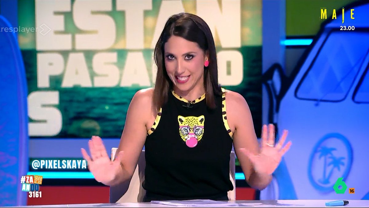 JoGonBa's tweet photo. Llevamos tantos (y siempre serán pocos) días seguidos con @Pixelskaya en la mesa de @zapeandola6 que el becario que me escribe estos posts se ha cogido vacaciones por estrés. Así que hoy me limitaré a preparar las palomitas y disfrutar de las Mayaderías 😂🍿 https://t.co/QPgI5dDSjF