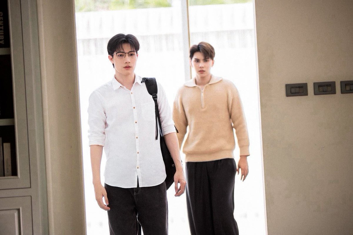 bank_thanathip's tweet photo. อีพีนี้เป็นเนิร์ดไอทีให้คุณภูเขาเค้าหน่อย #AIGirlEP6 https://t.co/IWEkApCuXb