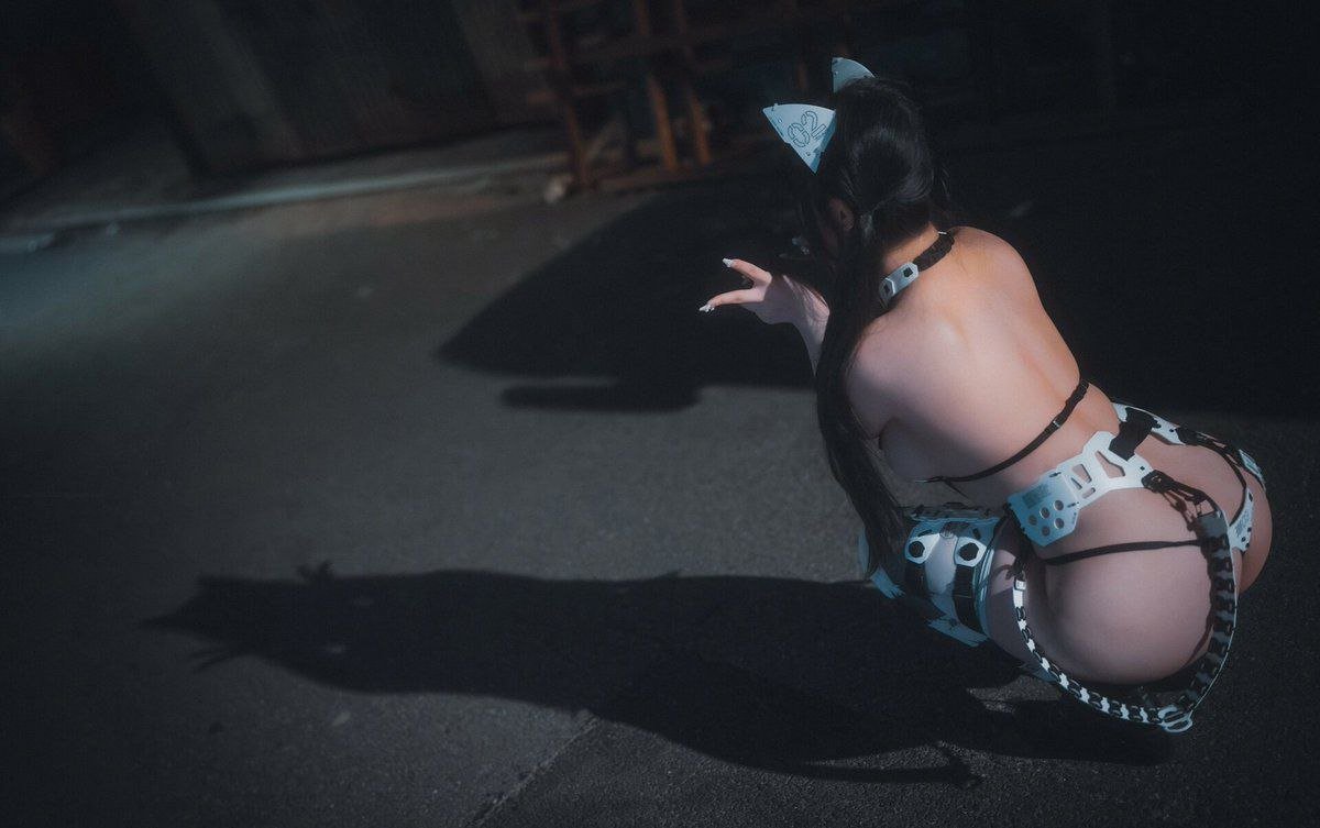 sweetiestw's tweet photo. Kitty-cat pose🐈 https://t.co/Apvy7bpIPZ
