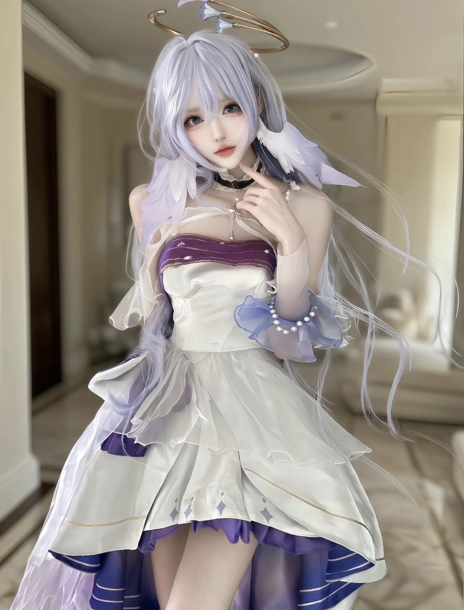 Manu4su's tweet photo. 乖一点就让你多看两眼，不乖的话…… 那就再看久一点好了。
#cosplay #cos https://t.co/Pl4dKqETxw