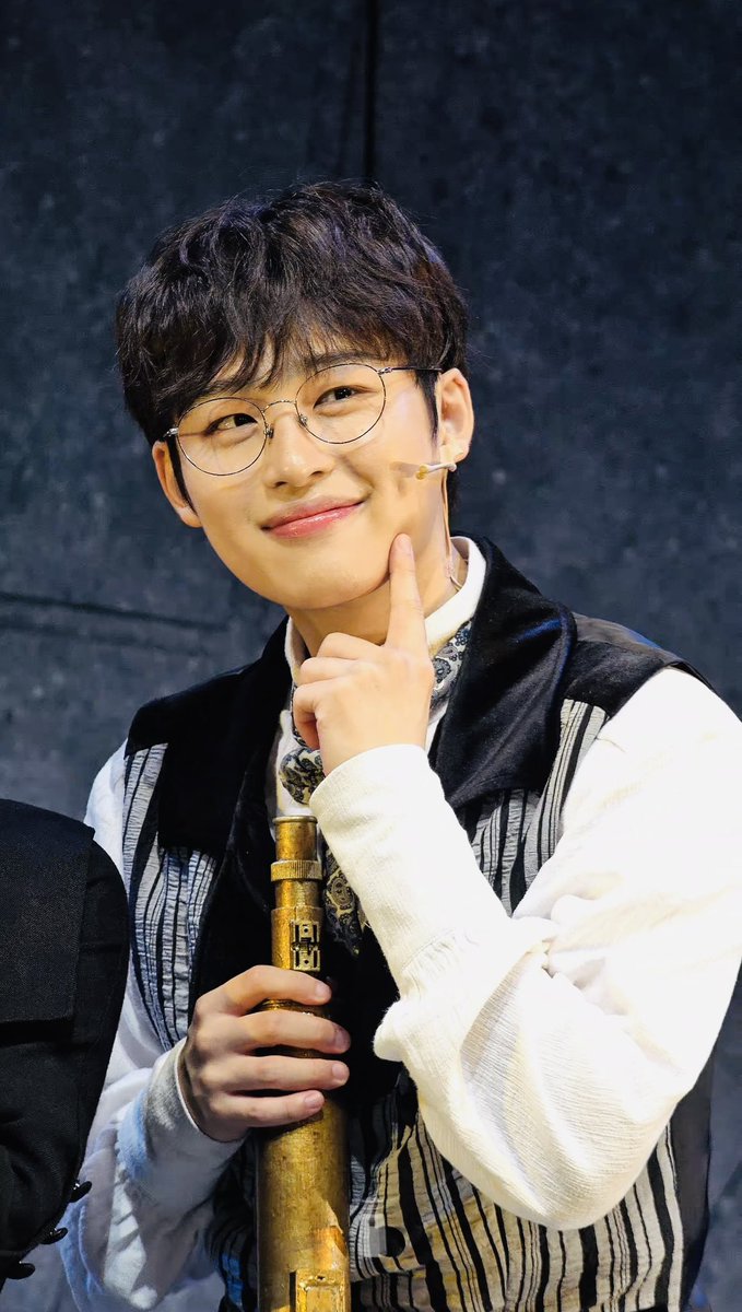 salt_for_hoon's tweet photo. 260805 뮤지컬 <시데레우스> 전관 포토타임

병후니 볼콕>.<

#강병훈 https://t.co/buZbVRnMy3