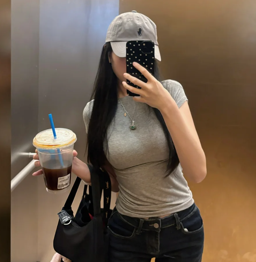Veth_chix's tweet photo. 01女、找男（不开玩笑）在线蹲一位周末能约的男搭子，感觉好的话可以长期！不打扰彼此生活！点赞优先 #新疆 #喀什 https://t.co/Y28kGif6ql