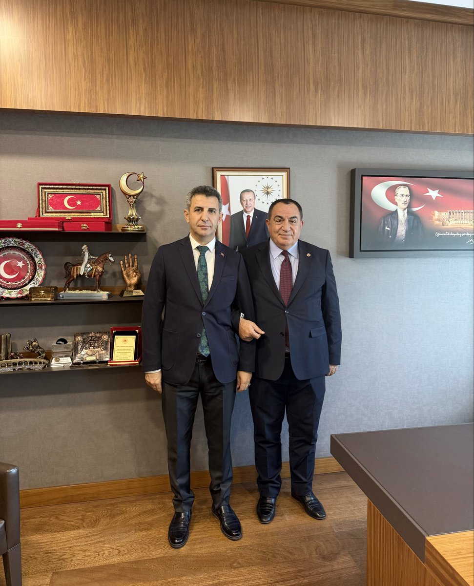 Ncttngnc's tweet photo. Vekilimiz Sayın @eminsimsekmus' u Gazi Meclisimizde ziyaret ettik. 

Tarımın ve üreticimizin yanında duran yaklaşımı, kıymetli destekleri ve nazik ev sahipliği için Sayın Vekilimize teşekkür ediyor, çalışmalarında kolaylıklar diliyorum. https://t.co/eibfatxfWp