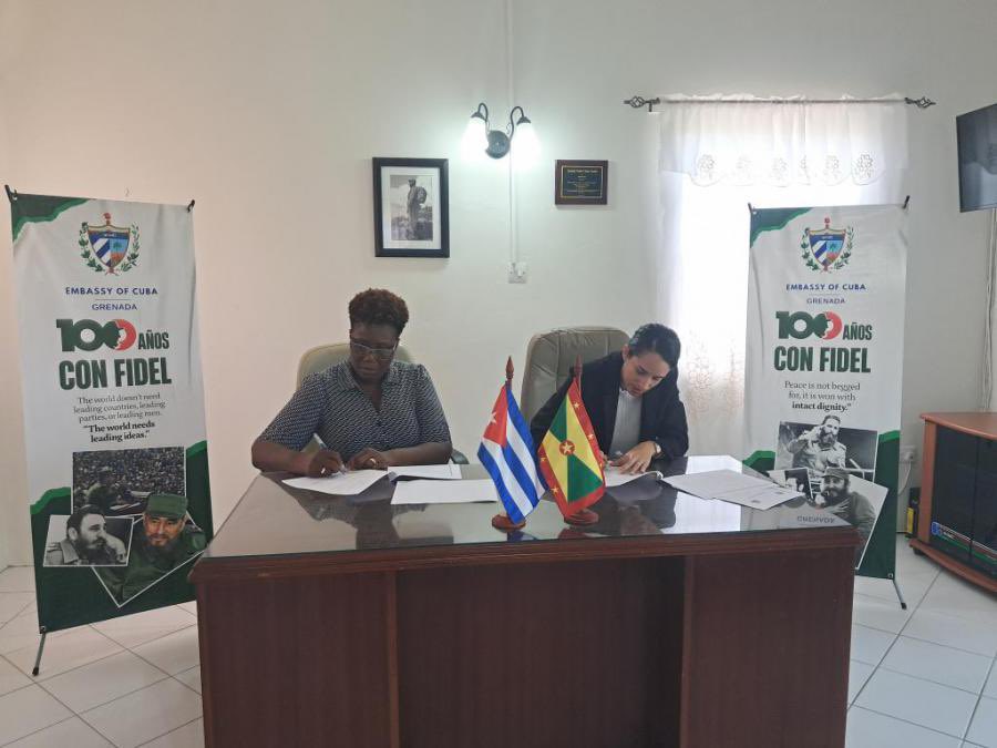CubaMINREX's tweet photo. En la sede de la Embajada de Cuba 🇨🇺 en Granada 🇬🇩 se realizó la firma de dos memorandos de entendimiento entre ambos gobiernos, orientados a ampliar la cooperación en materia de educación. 

ℹ️: https://t.co/UQ9twhvQFc https://t.co/Sh35VSrD1n