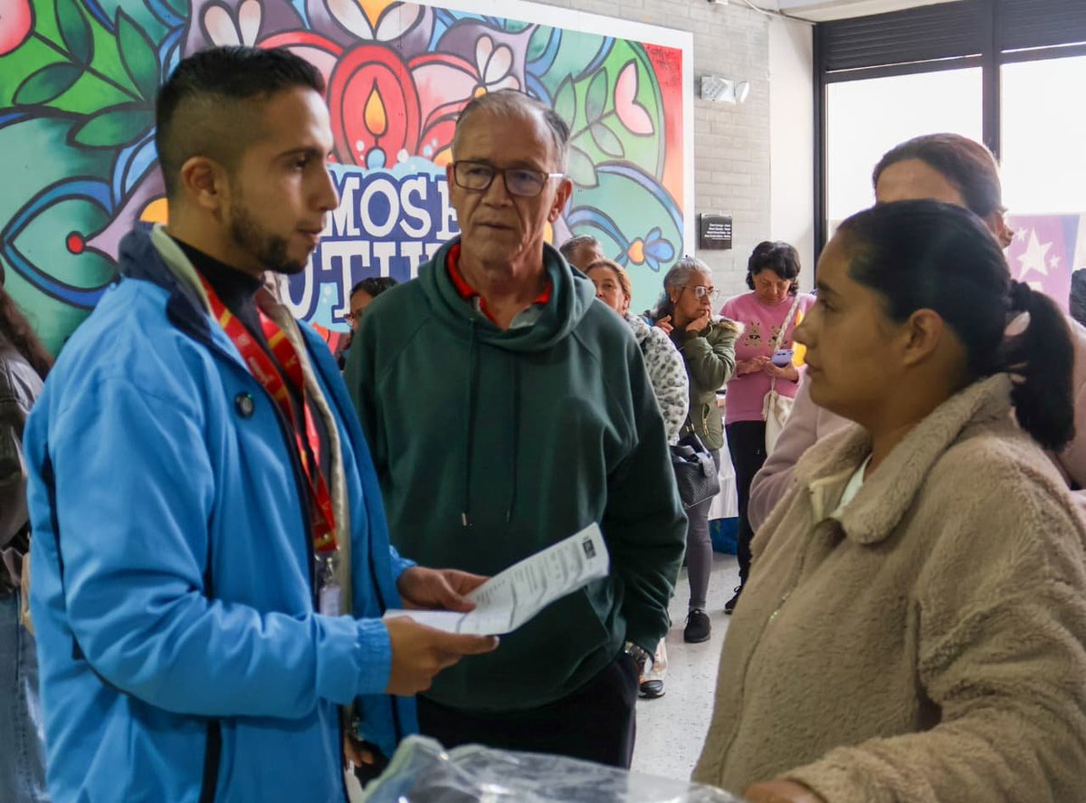 SeguridadBOG's tweet photo. ¡No más trabas en los trámites de salud! En nuestras Casas de Justicia se pone en marcha la Ruta #SaludSinBarreras para facilitar el acceso a la entrega de medicamentos, autorización de procedimientos, asignación de citas médicas, entre otras situaciones que limitan el acceso efectivo al derecho a la salud, sin necesidad de acudir a mecanismos judiciales. 

Los ciudadanos pueden acceder sin costo a la ruta. Para ubicar la Casa de Justicia más cercana, ingrese a https://t.co/whEFTlfDdv