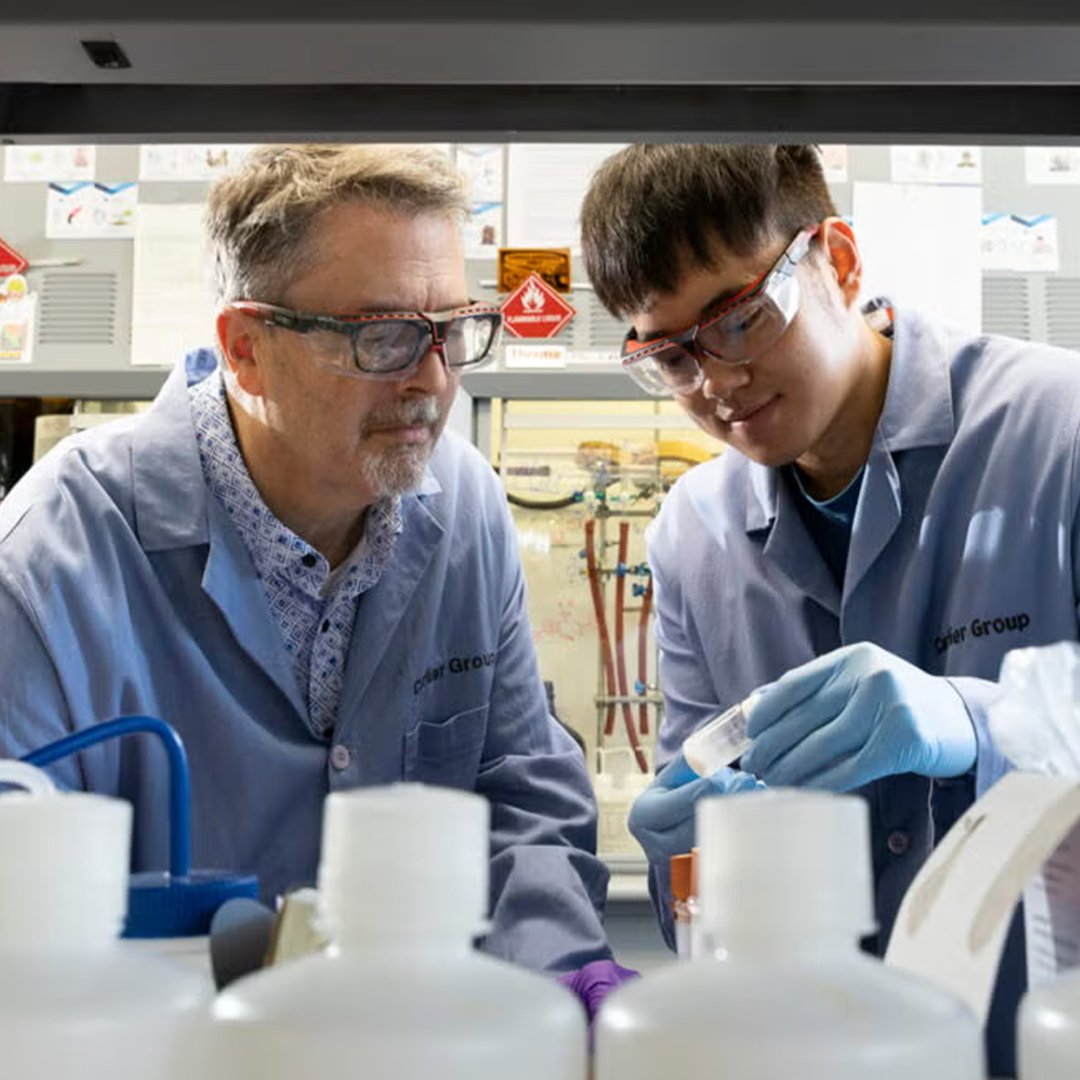 UICPharm's tweet photo. UIC researchers Dr. Paul Carlier and PhD candidate Bo Zhao are breaking new ground in the fight against malaria! Their innovative antimalarial drug has shown the power to eliminate even the most drug-resistant strains with a single dose in early studies. 

https://t.co/Wc0TqQrbFl https://t.co/5VyepVYkze