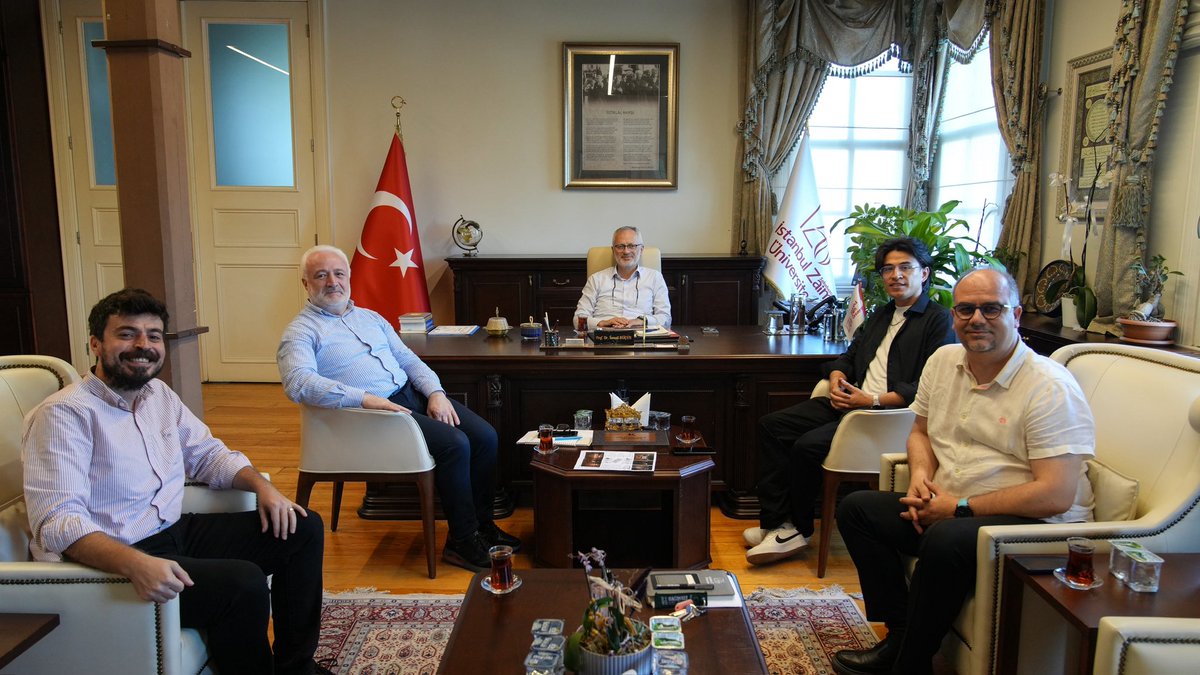 zaimuniv's tweet photo. İtalya’da düzenlenen uluslararası "Reuse the Roman Cisterns – Fermo" mimarlık yarışmasında, "Liquid Silence (Suyun Sessizliği)" projesiyle Onur Ödülü'ne layık görülen Mimarlık Tezli Yüksek Lisans Programı öğrencimiz Oscar Mauricio Velasquez Macia, Rektörümüz Prof. Dr. İsmail Küçük’ü ziyaret etti.

Ziyarete, Rektör Yardımcılarımız Prof. Dr. Erhan İçener ve Prof. Dr. Nihat Erdoğmuş ile Mimarlık Bölümü Öğretim Üyemiz Dr. Ahmet Kurnaz da katıldı.