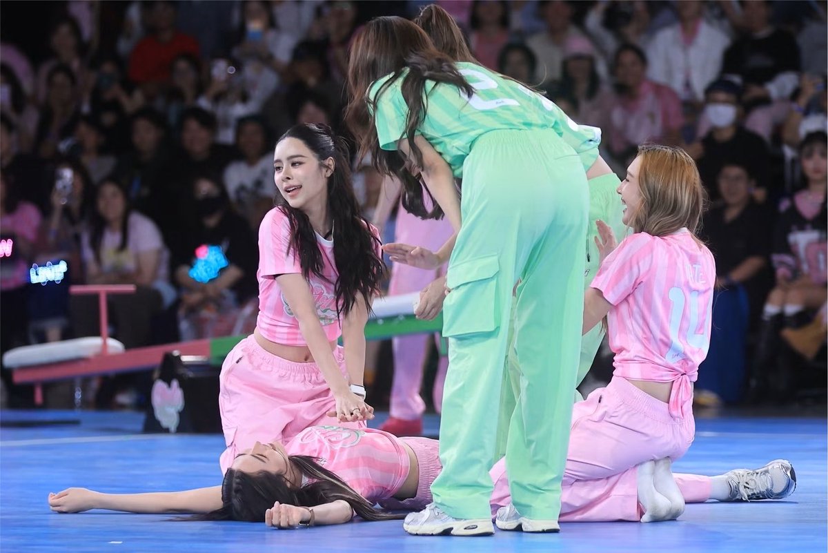 jjppoopp's tweet photo. เพิ่งเจอภาพนิ่ง หลังจากที่เหนคลิปมาแล้วทุกมุมกล้อง 55555555555555555555 https://t.co/cFttzhpiuc