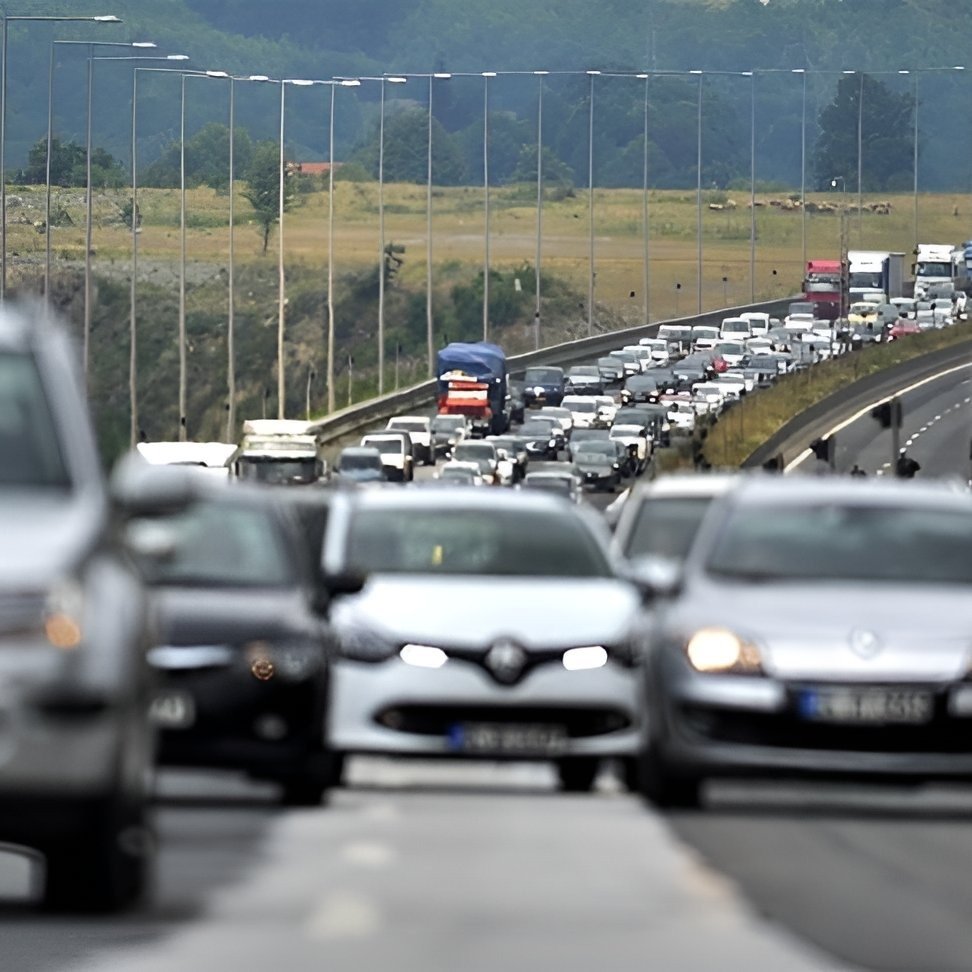 VT_Haber's tweet photo. Türkiye’de 2026’nın ilk 6 ayında yazılan trafik cezalarının toplamı 107.500.000.000 lirayı aştı.

— Aynı dönemde kesilen tüm cezaların toplamı 1.251.000.000.000 liraya ulaştı. https://t.co/yf9vwGVOw0