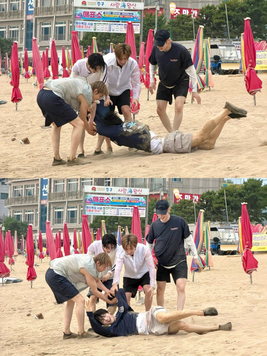 twelve05cm's tweet photo. the big ass smile on soobin's face I'm crying HE IS EXACTLY WHERE HE WANTS TO BEEEEEE https://t.co/F1VZUcSFro