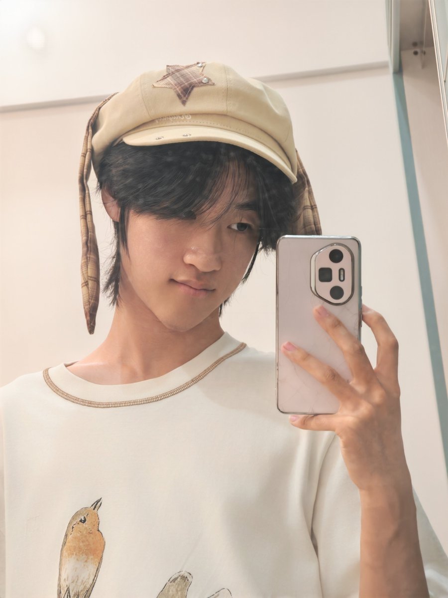 mini_JIASHU's tweet photo. 一只特别可爱的帽子😘 https://t.co/2Zks7ZWq4l