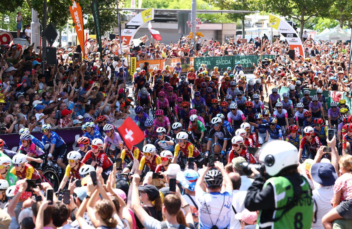 le_Parisien's tweet photo. « Les filles le méritent » : une « vraie réflexion » en cours sur une diffusion intégrale des étapes du Tour de France Femmes
➡️ https://t.co/NlsCTcyoI6 https://t.co/8yGSVvDRWF