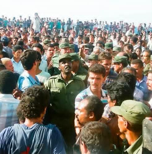 EduardoLopezL65's tweet photo. @DrRobertoMOjeda @DiazCanelB @PartidoPCC @PresidenciaCuba @IzquierdaUnida @DeZurdaTeam_ @MeyvisEstevezE @GHNordelo5 @unidad_central @cubacooperaven @cubadebatecu La Revolución siempre ha respondido con dignidad y cohesión. La unidad es nuestro escudo y la resistencia nuestra victoria.
#YoSigoAMiPresidente @DiazCanelB #Cuba
#CubaEstáFirme #UnidosXCuba #CubaPorLaVida https://t.co/s5voni9me5