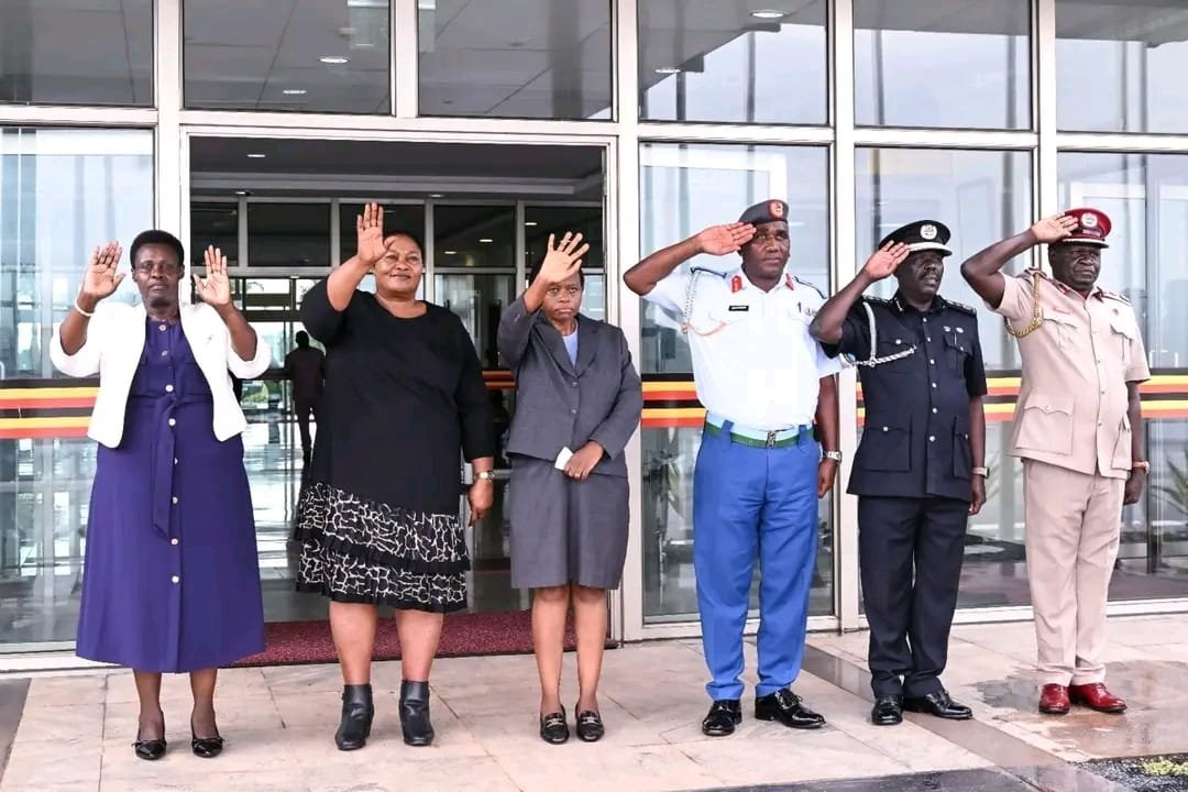 TrillUganda's tweet photo. H.E. President Yoweri Kaguta Museveni @KagutaMuseveni has departed for Tanzania today for official engagements.  
Uganda and Tanzania continue to strengthen bilateral ties in trade, infrastructure, and regional peace &amp; security.  
Safe travels, Your Excellency. https://t.co/A7RWLd8nbU