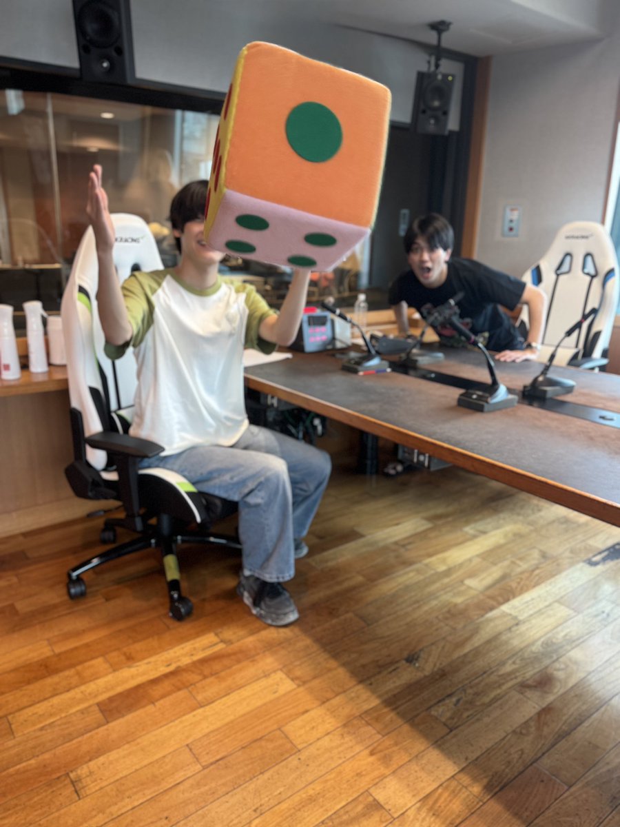 A_yantan1179's tweet photo. サイコロ、いくぞ！！

#Aぇヤンタン https://t.co/I0kVuewvzB