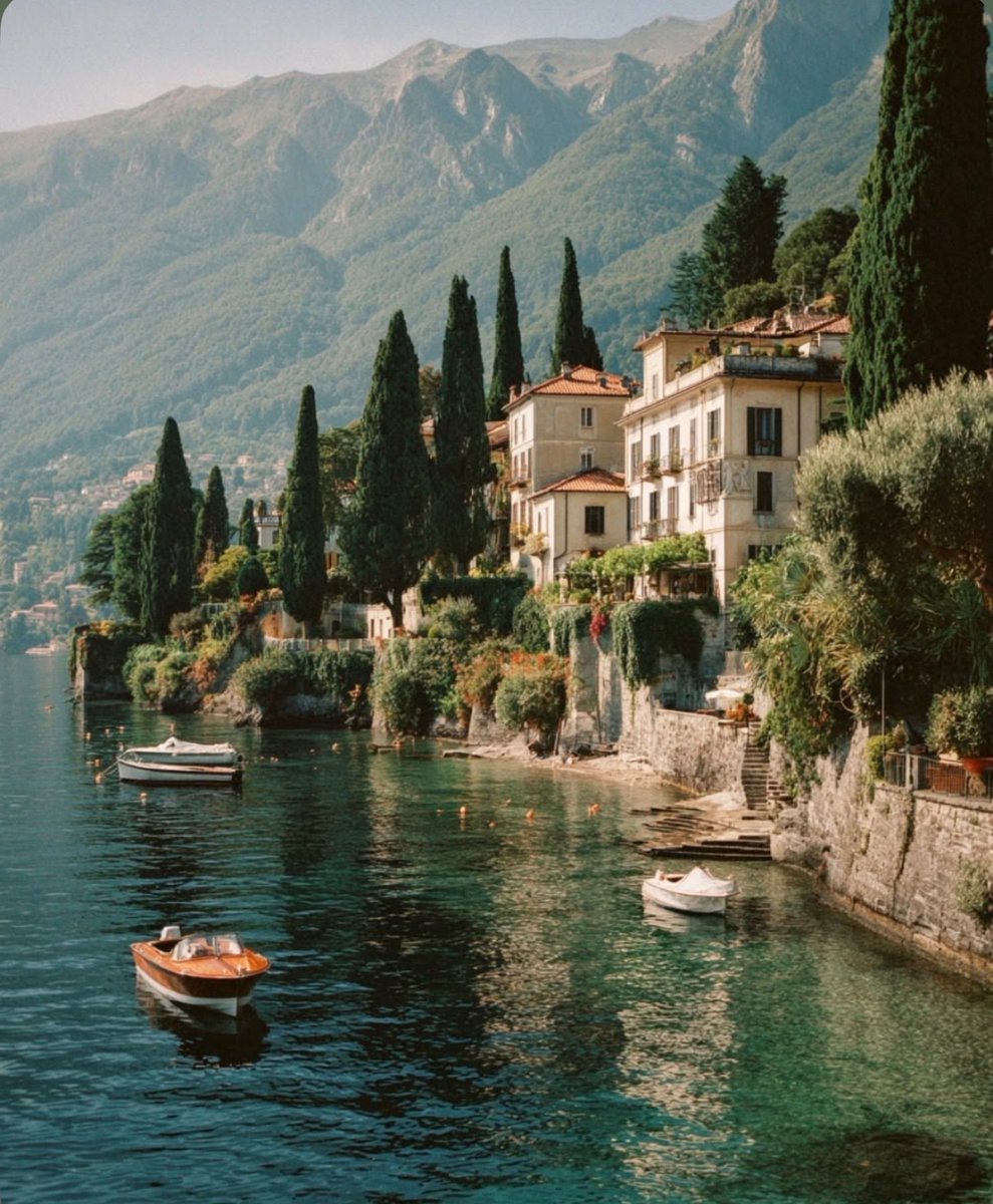 W0rld2026's tweet photo. Lake Como, Italy 🇮🇹 https://t.co/RXC55gCJaq