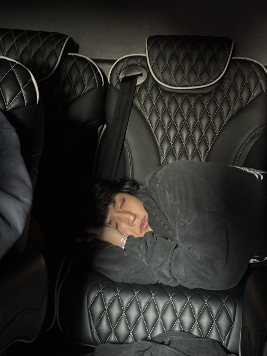 haefullsun's tweet photo. sleepinary heroes https://t.co/InSJYRQf9E