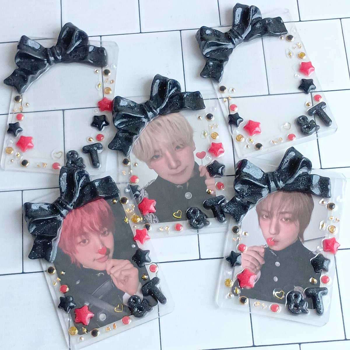 mari13619684's tweet photo. 🍊🐱🐣
このトレカに合うように作った
赤×黒のケース❤️🖤 https://t.co/6jdsPpPDMd