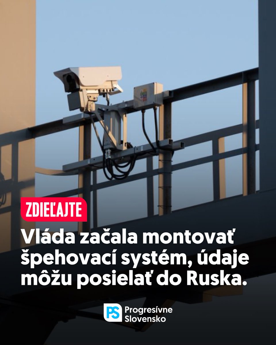 DavidPuchovsky's tweet photo. Jaro Spišiak a Peter Bátor mali dnes k téme ruských kamier v slovenských uliciach tlačovku. Nájdete ju na FB PSka.

Téme sa naďalej budeme venovať. Tu sú základné informácie:

Štát začal po Slovensku montovať nový sledovací systém. A nie len tak hocijaký. Podľa dôkazov, ktoré máme, má to byť ruský systém od firmy Simicon, ktorý dokáže sledovať a zbierať údaje o nás všetkých. A vďaka vzdialenému prístupu aj posielať priamo do Ruska.

V RUKÁCH RUSKÝCH SPRAVODAJSKÝCH SLUŽIEB SA STANE SILNÝM ŠPEHOVACÍM NÁSTROJOM. 

Tento systém dokáže rozlišovať značky vozidiel, ich pohyb, ale tiež zhotovovať fotografie a videá, vrátane ľudí v nich. Môžu sledovať presun slovenskej a zahraničnej vojenskej techniky či najvyšších ústavných činiteľov. Jednoducho sledovať všetko na ceste, ukladať a posielať ďalej. 

Ale je to ešte desivejšie. Na to, aby efektíne kamery fungovali, potrebujú prístup do databázy o vozidlách a ich majiteľoch. Vaše meno či dátum narodenia, to všetko môže skončiť v rukách ruských tajných služieb. Kde je tu ochrana osobných údajov? Takéto kamery si tu naša vláda dobrovoľne nainštalovala!