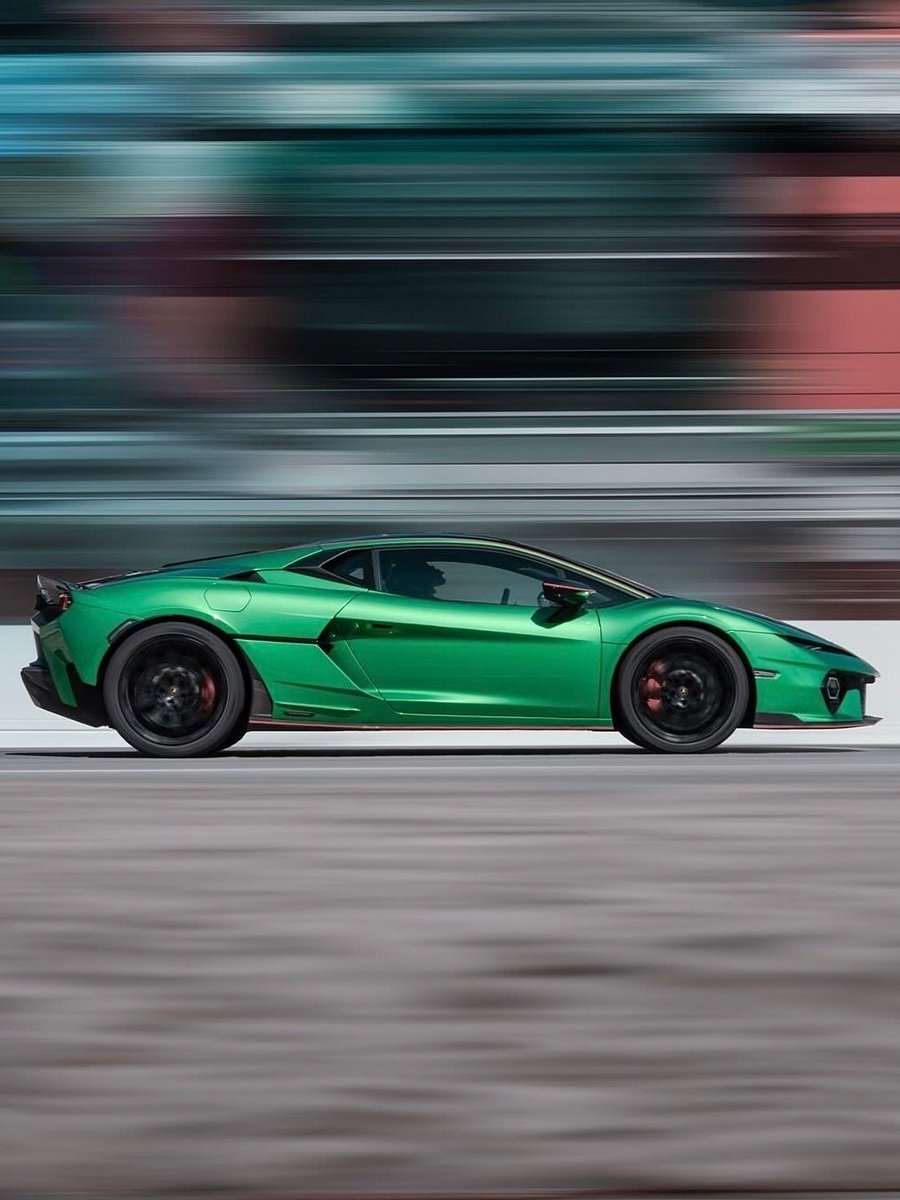 MarvelousRides's tweet photo. Lamborghini Temerario 🌪️

Aerodynamics give the Temerario significantly more grip than its predecessor. Lamborghini claims 103% more rear downforce than the Huracán EVO, rising to 158% more with the Alleggerita package. https://t.co/qw3f6S9vD3