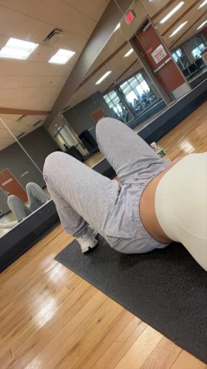 Lulumommyy's tweet photo. Ihr dürft brav antreten meine Deppen 😘

#findom #sub #cashslave #zahlsklave #dienen #melken #session #geldherrin https://t.co/MpNAoGxvAc