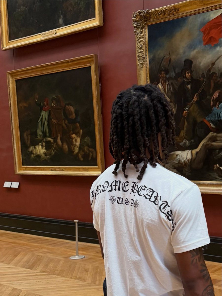 spursarchives's tweet photo. More of the Spurs at the Louvre! https://t.co/x9mzazV3Wy