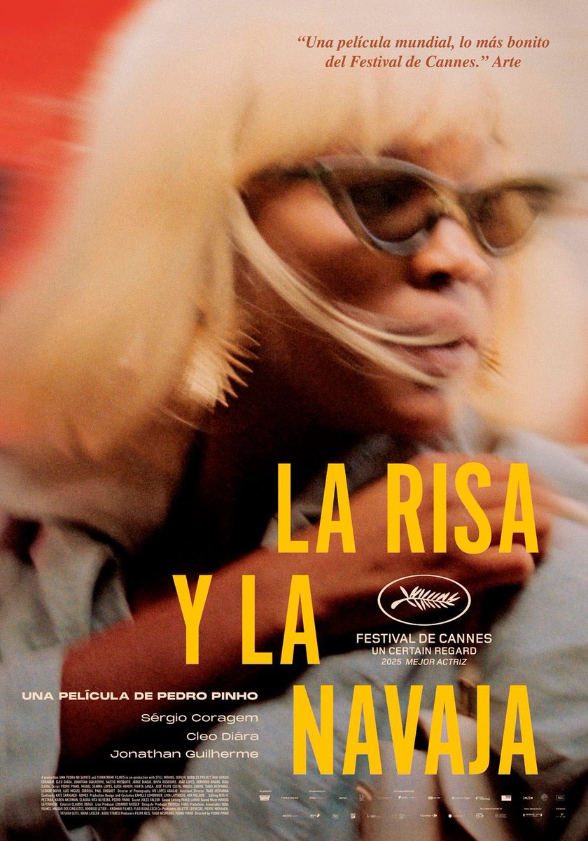 Joan1986_'s tweet photo. LA RISA Y LA NAVAJA (Pedro Pinho, 2025). Impecable y exhaustivo relato que habla de poscolonialismo, racismo, ecología, capitalismo, moralidad, globalización e incluso de deseo, y todo lo pone en relación. De hecho, es imposible escapar de la brutal red tejida por Pinho a lo… ⬇️ https://t.co/UyqUAz0z1p