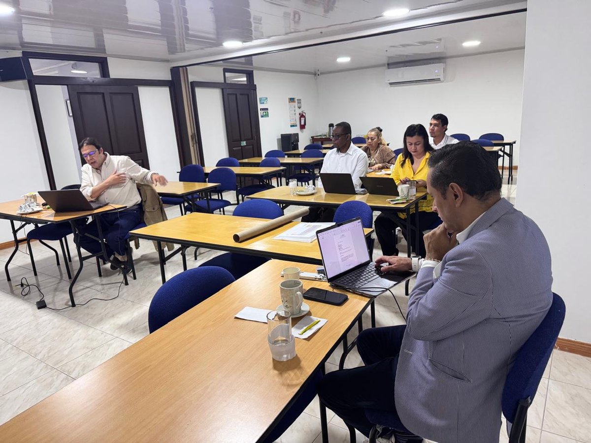 Asohosval's tweet photo. 🔴 EN VIVO AHORA

Nuestros asociados se están capacitando en "Gestión de Nota Técnica" 

Con José Arturo Mejía, Actuario Senior.

Gracias a @ColombiaSaludEnAccion por el apoyo 💙

#ASOHOSVAL #EducaciónGratuita https://t.co/OTixP1ephO
