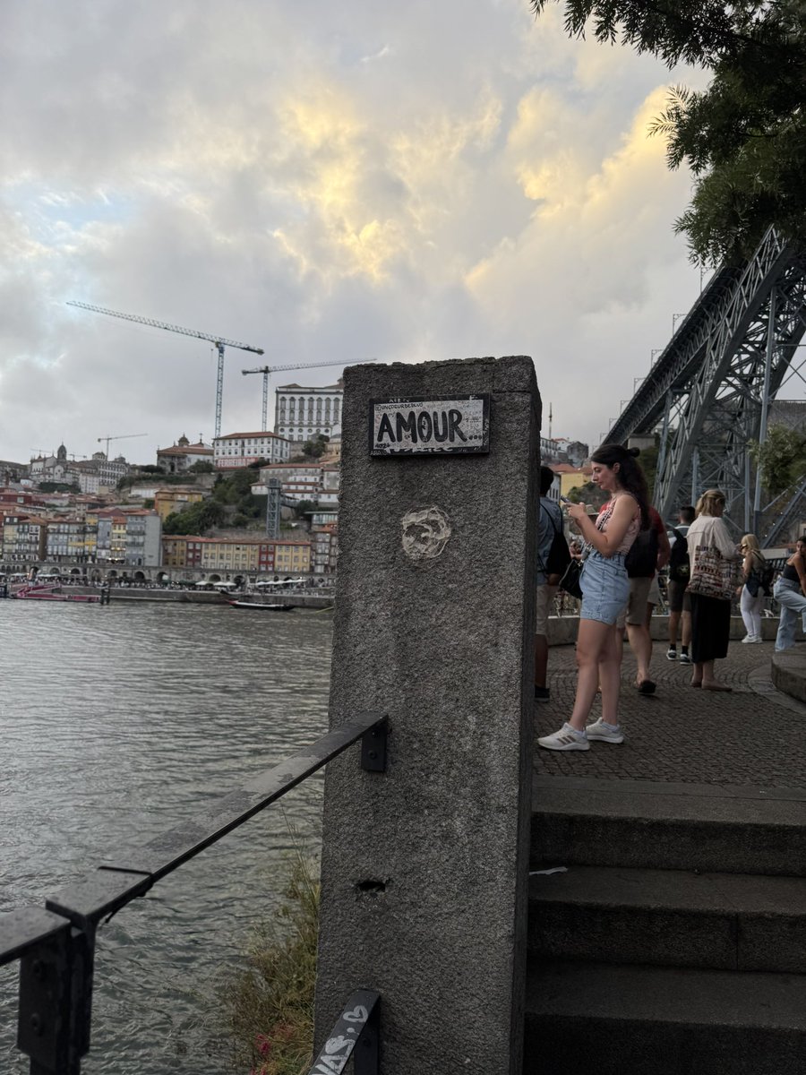 vaalgonzalezgm's tweet photo. once upon a time in Porto https://t.co/GOk2YaDfaJ