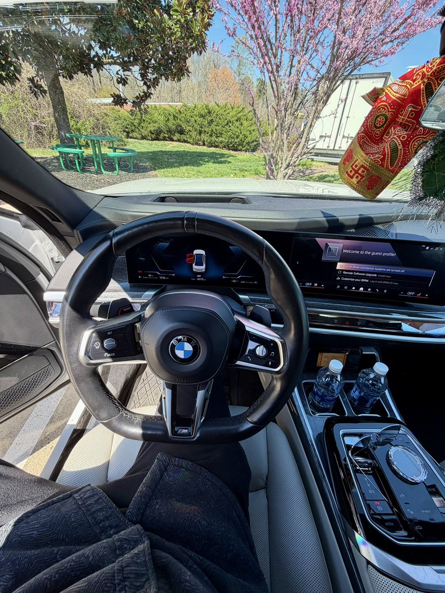 Kraytur3's tweet photo. m740i
2026 BMW
$125,000 https://t.co/msLza0smxr