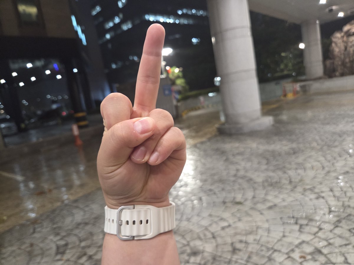 Hello_lll_uuu_'s tweet photo. 회사뻐큐먹어 https://t.co/5PZK90RY1h