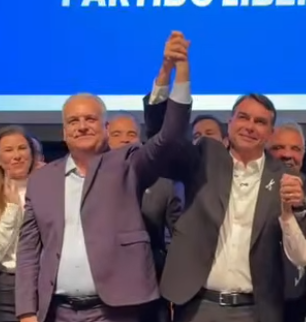 danilowiener's tweet photo. ALFREDO GASPAR É O VICE DE FLÁVIO!!!! https://t.co/N7acCHrnlt