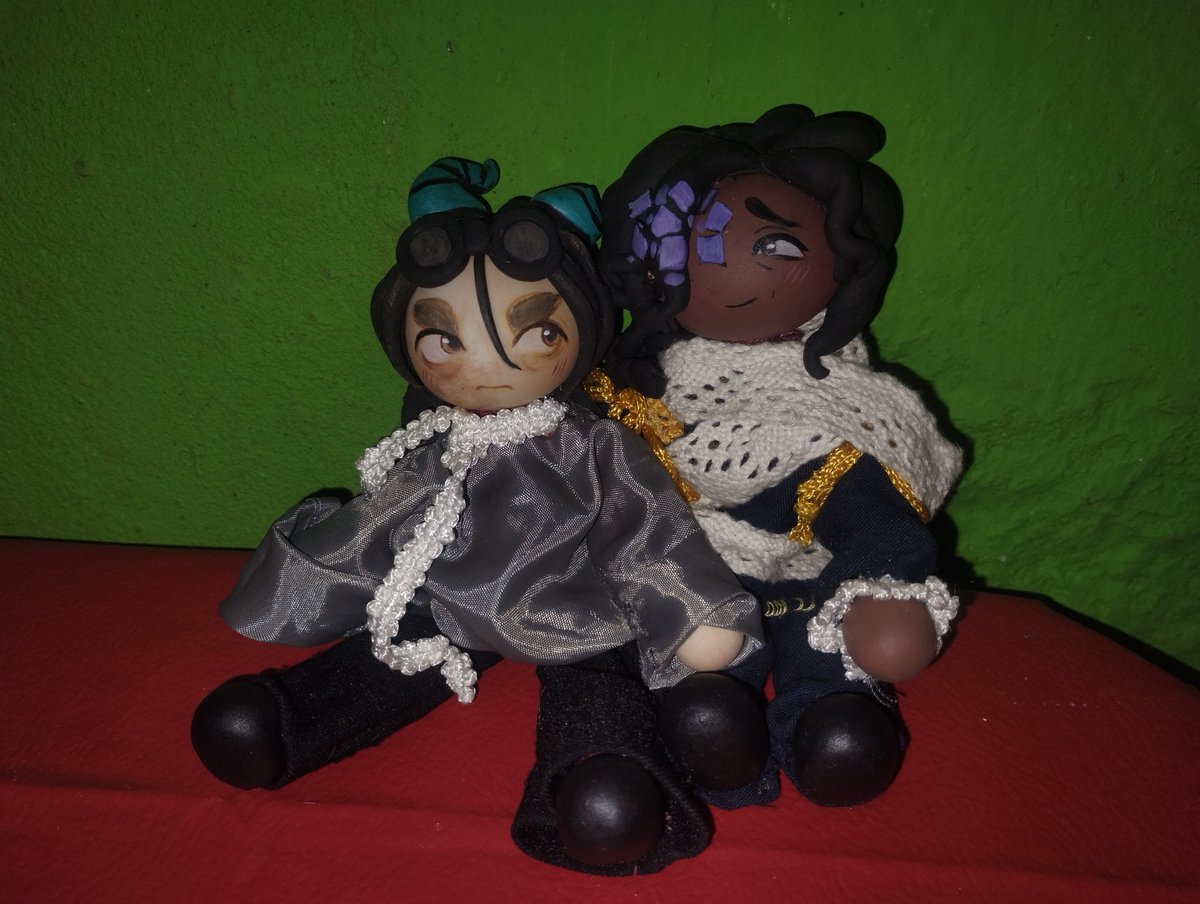 bimbombini's tweet photo. Y como último acto de amor por la #Glitchravenweek2026
Hice unos muñequitos de ellos!!, son articulables así que se pueden acomodar a como gusten :3

De verdad, fuí muy muy feliz esta semana, gracias por darle amor a mis dibujos/pinturas, los aprecio mucho🩷
#Glitchraven #Aldash https://t.co/VPGRD35r7F
