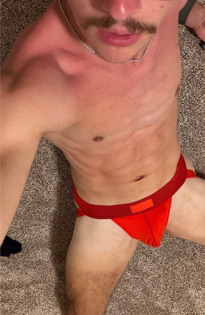 HaydenColeXL's tweet photo. Red look good? https://t.co/IYl9Jl3i7S