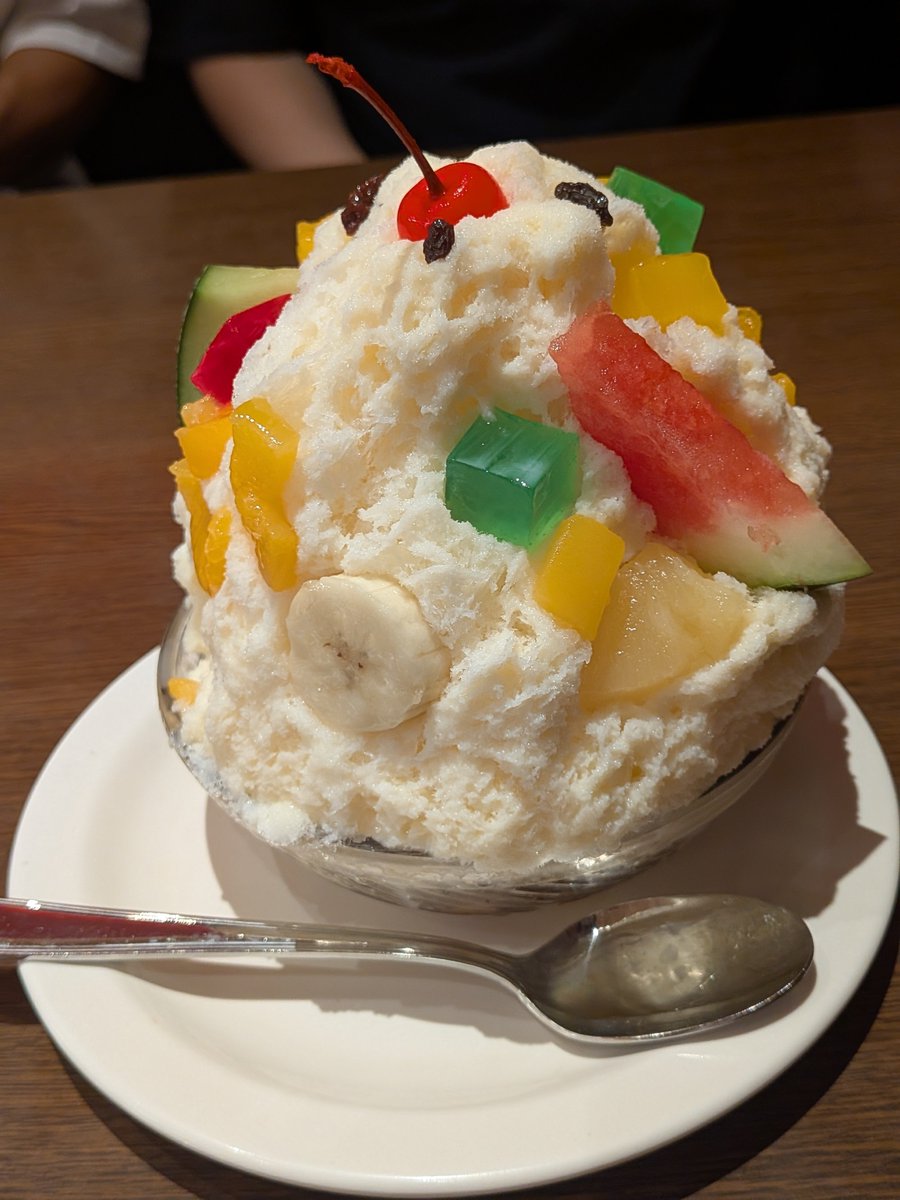 maeken1008's tweet photo. 鹿児島旅行🫠
デザート🍨とグレイシア https://t.co/3ogf51FK5V