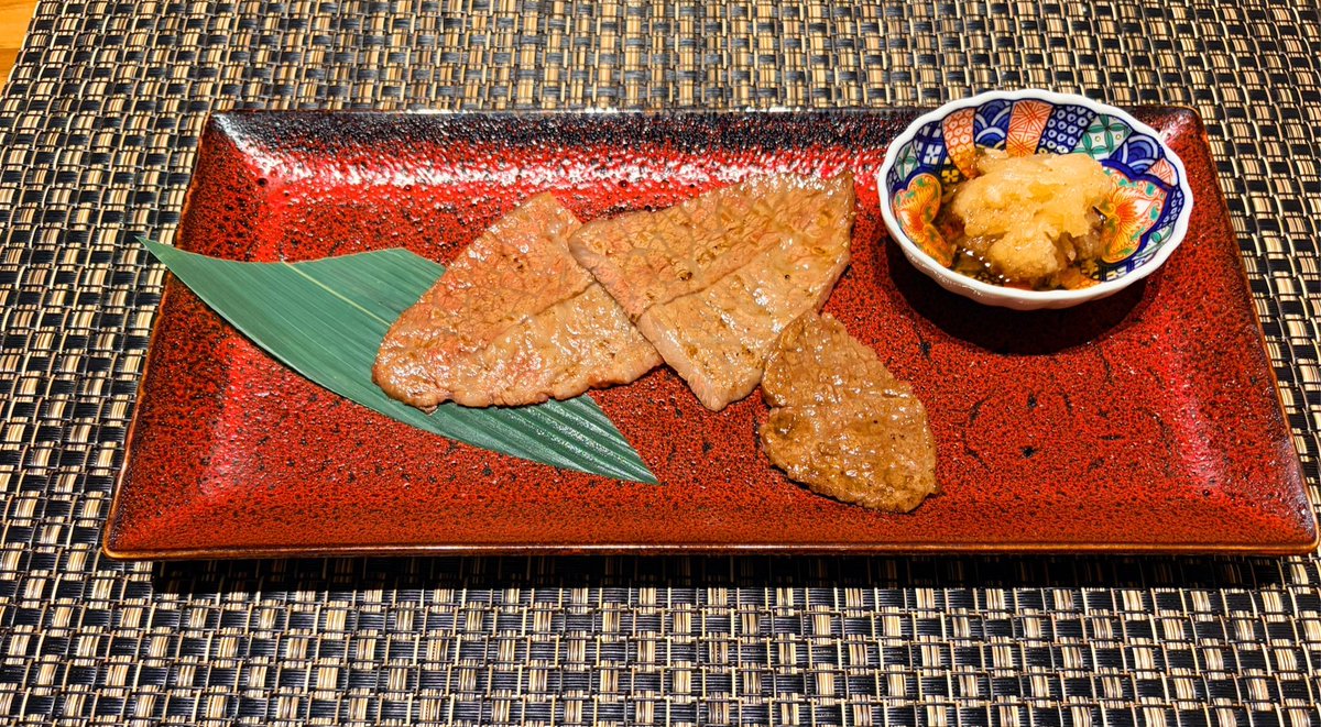 npk1218's tweet photo. 料理名ALTに！
ソースが同じ色でも全然味が違って感動しました！
お肉にみかん掛けるの初めてだった～
幸！ https://t.co/ftL42vhCN6