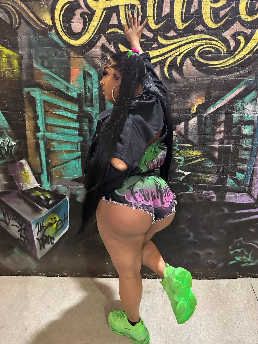 RealNetrii's tweet photo. Baddie from the 90’s😍⭐️🔥 https://t.co/mCdphDXJt0