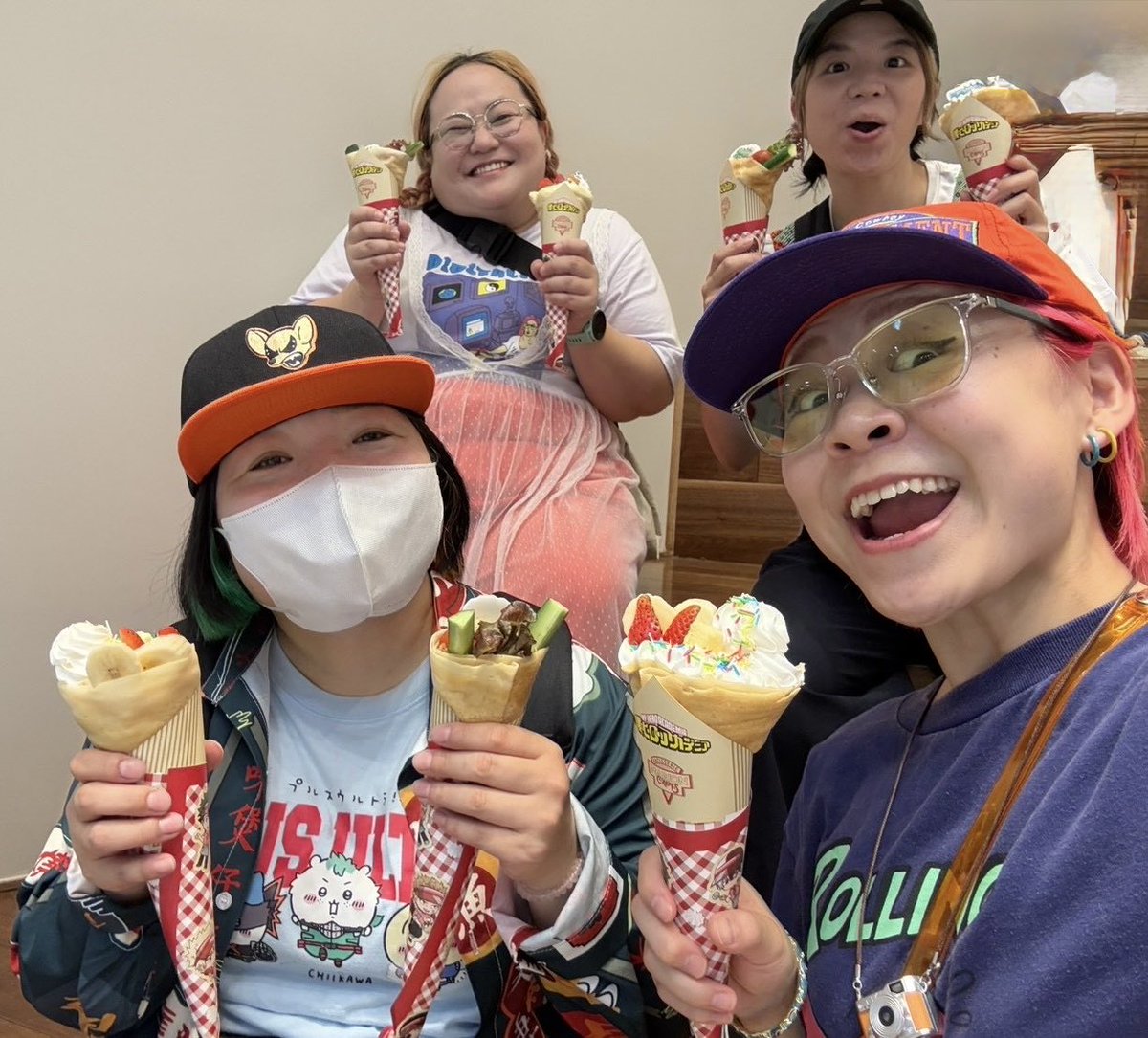 okarina_okazu's tweet photo. ヒロアカコラボのマリオンクレープ食べて脱出ゲーム行って
ちいかわの映画見てきた。
ちいかわとハチワレがやっぱり好きだなー。
クレープデクも佐藤くんもどっちも美味しかった😋 https://t.co/2p7KGYst35