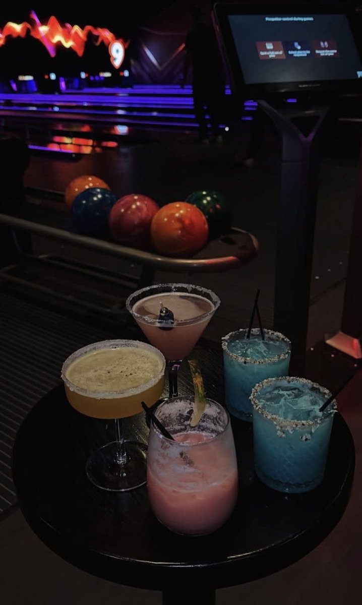 bossbabejass's tweet photo. Bowling 🎳 Dates 😍 https://t.co/Rd4p5tYAj3