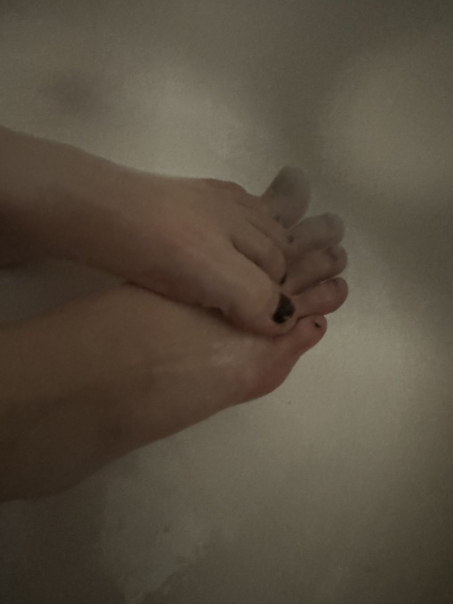 findommekitty18's tweet photo. Worship me https://t.co/xcAzKJSvKJ