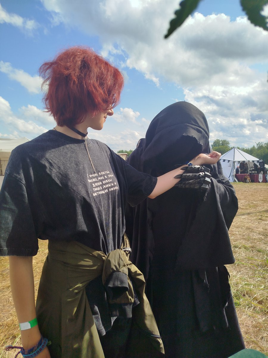 solar_cider's tweet photo. Дальше я встречаю своего знакомого назгула спустя три года х) и слушаю каверы в исполнении Ai Mori https://t.co/miBMuX7WCW