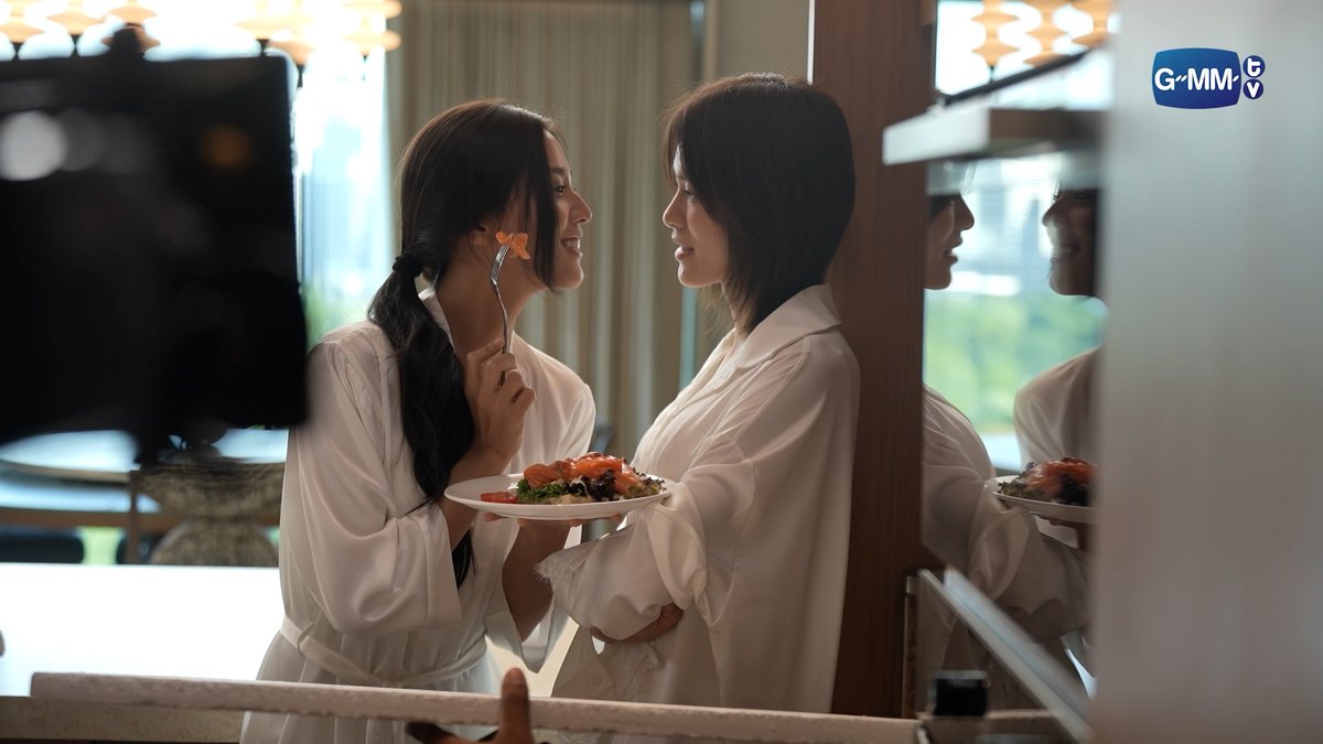 GMMTV's tweet photo. เป็นการทำงานร่วมกันที่ง่ายมาก รู้จังหวะของกันและกัน 💖
#MoonshadowSeriesSpecial

[Eng Sub] เงาใต้พระจันทร์ Moonshadow Special [3/4]
🎥 https://t.co/Akw8TsB3IP

@emiamily @beonnnie https://t.co/CZLkqt3sqL