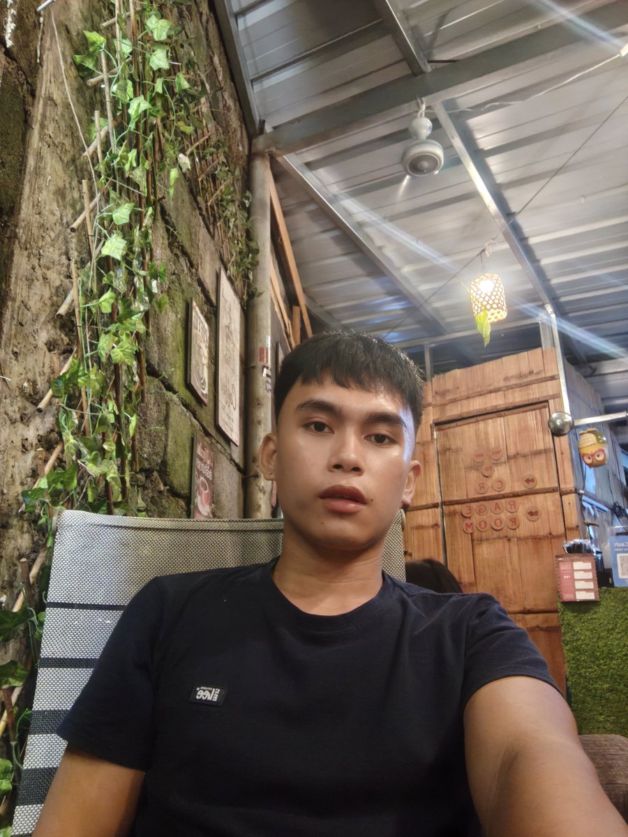 Xycho24's tweet photo. Utwas Cafe https://t.co/KyHJMaHPXG