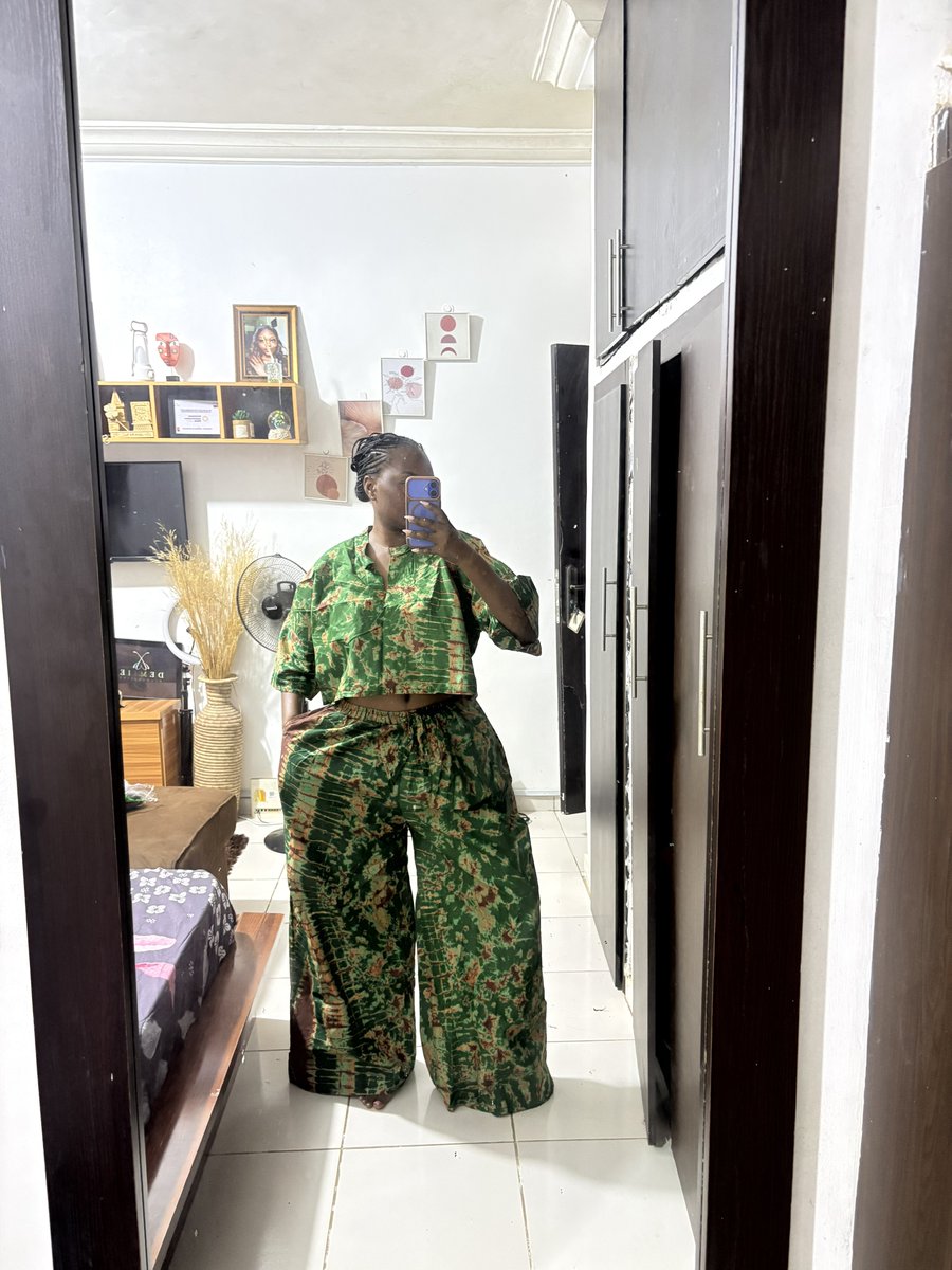 yay_tunes's tweet photo. Ankara baggy two piece 
Price :10k 
Location : Abuja 
Size : 8-16
Cc @Yaytunesapparel https://t.co/6xpRgnqcTx