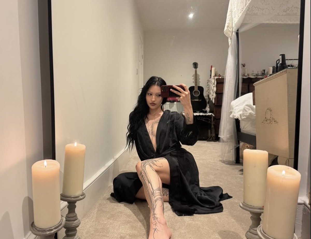 dolliscnt's tweet photo. — 📸: good morning 💋

         posted at: 10:37am https://t.co/SZ94diJej0