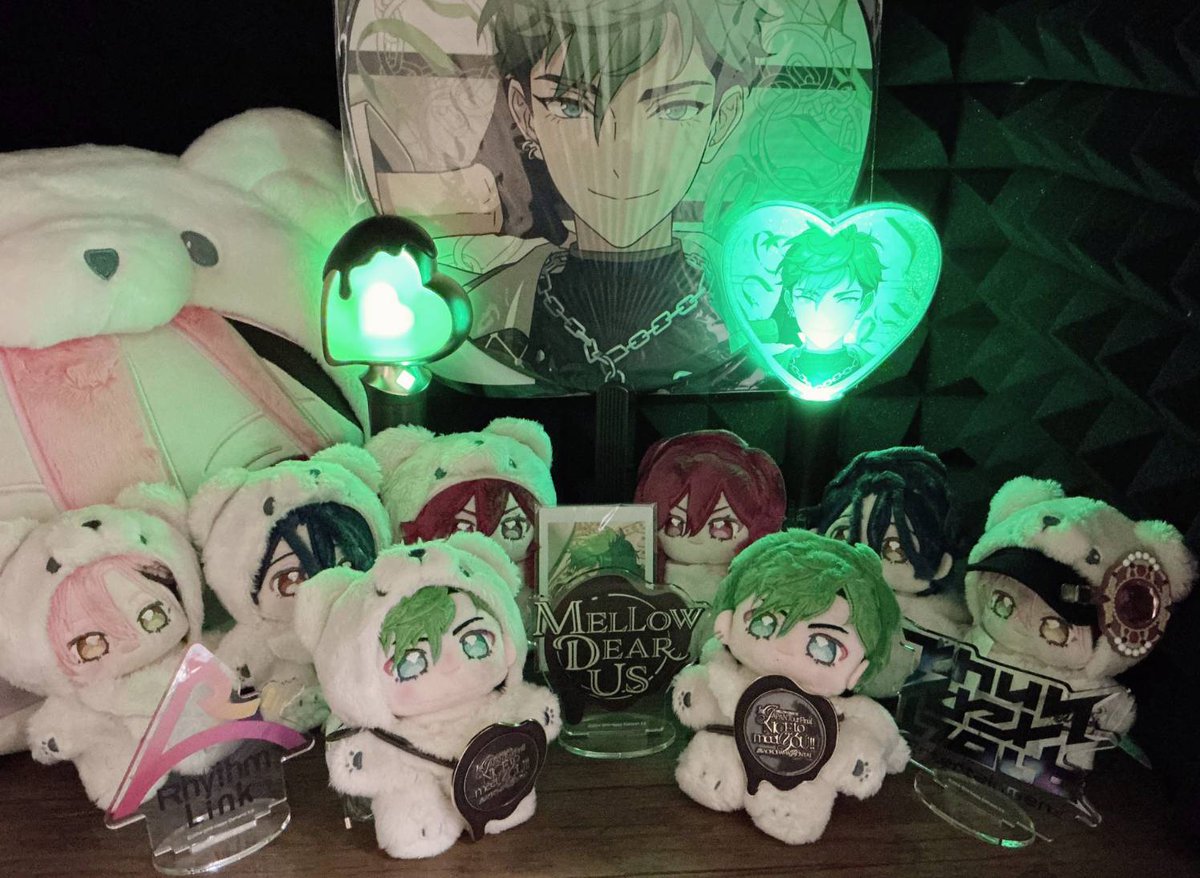 fumito_tsuji's tweet photo. はっぴーばーすでい...𝒥𝓊𝒾𝓈💕︎︎
😊🎉🎂　　🎁👕🃏🫲🤓✨

#あんスタ #小鹿ジュイス誕生祭2026 https://t.co/TusaqqayL0