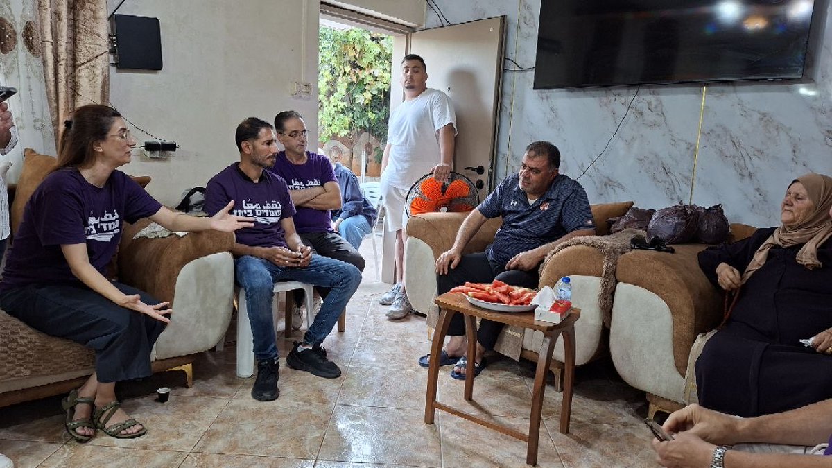 omdimbeyachad's tweet photo. We just paid a solidarity visit to Moatasem al-Qaq, a bus driver who was attacked in Jerusalem by several people who came onto the bus and began assaulting him so severely that he lost consciousness. Four of his teeth were knocked out in the beating. (1/4) https://t.co/iEUHPjkp2m