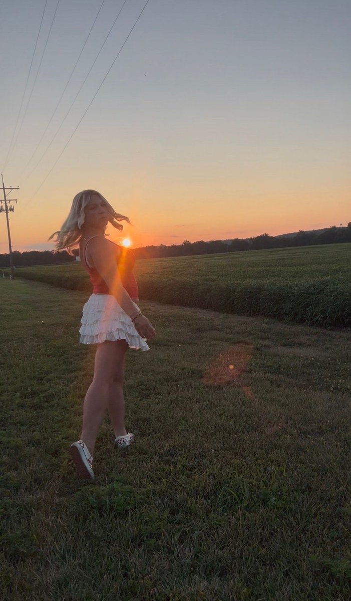 Mary_cherry12's tweet photo. Maybe we could spend some time.. I could be your sunshine ☀️ https://t.co/9oFpj6dXwr